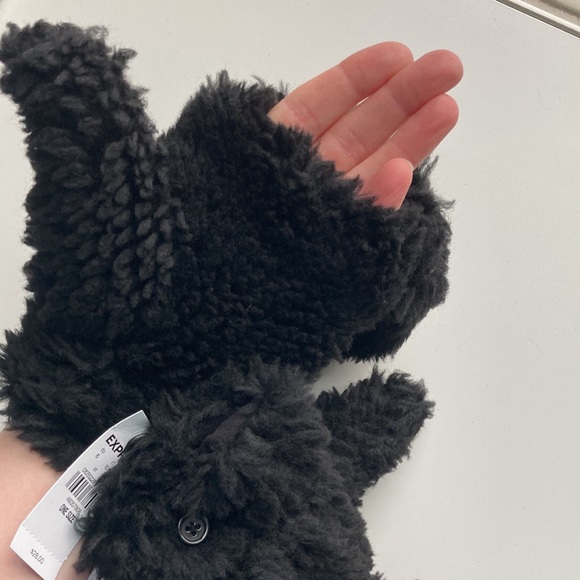 NWT - Express Black Fuzzy Mittens - Picture 4 of 5